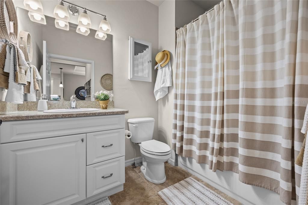 待售: $265,000 (2 贝兹, 2 浴室, 1179 平方英尺)