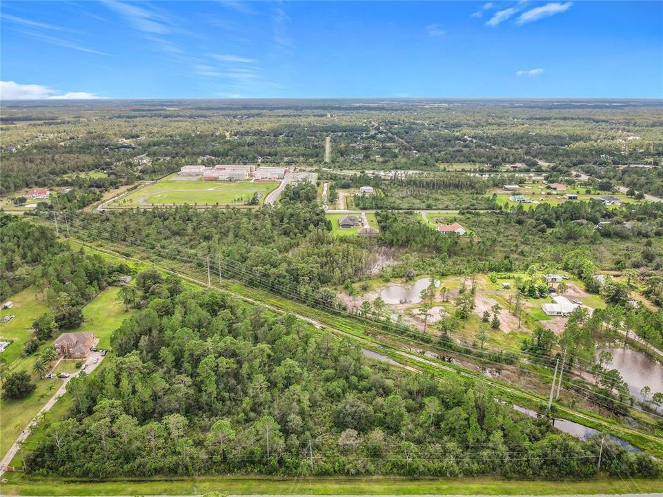 待售: $260,000 (3.98 acres)