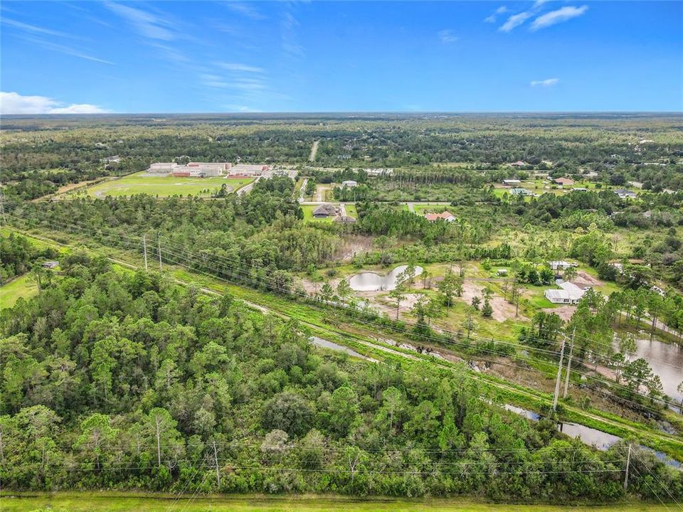 待售: $260,000 (3.98 acres)