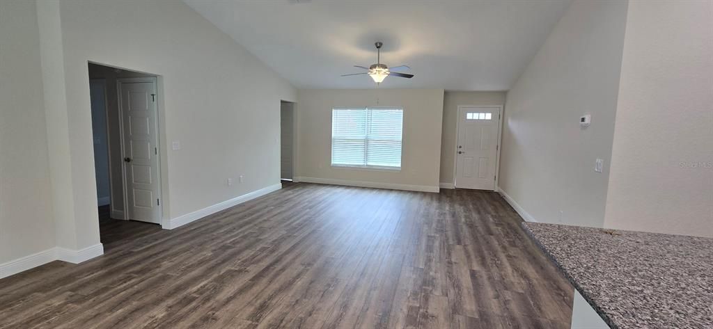 В аренду: $1,995 (4 спален, 2 ванн, 2086 Квадратных фут)