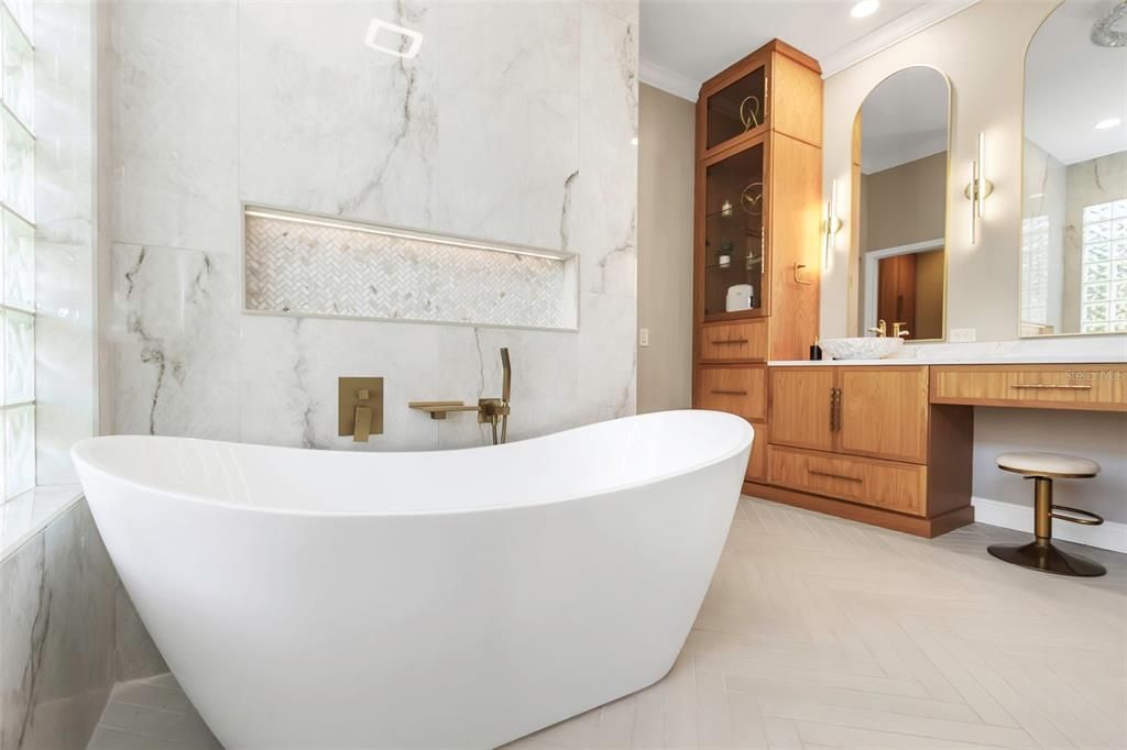 For Sale: $1,399,000 (5 beds, 3 baths, 3355 Square Feet)