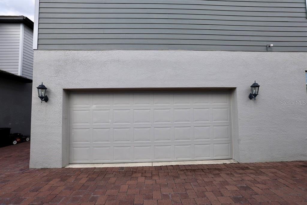 En Venta: $330,000 (4 camas, 2 baños, 2101 Pies cuadrados)