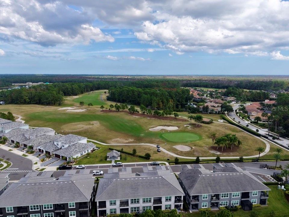 En Venta: $330,000 (4 camas, 2 baños, 2101 Pies cuadrados)