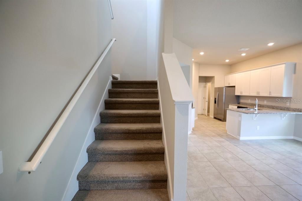 En Venta: $330,000 (4 camas, 2 baños, 2101 Pies cuadrados)