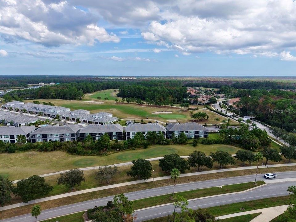 En Venta: $330,000 (4 camas, 2 baños, 2101 Pies cuadrados)