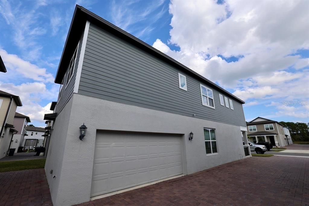 En Venta: $330,000 (4 camas, 2 baños, 2101 Pies cuadrados)