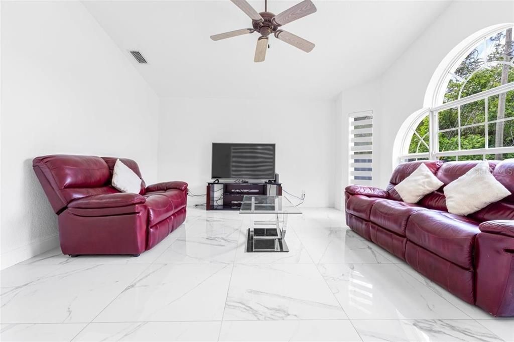 待售: $469,000 (3 贝兹, 3 浴室, 2166 平方英尺)