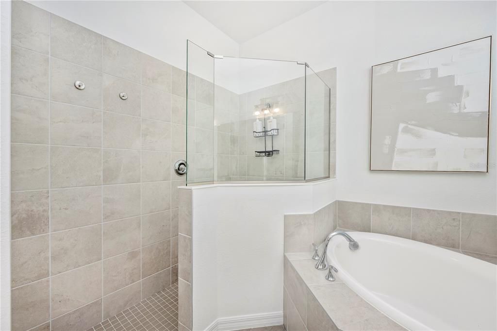 For Rent: $6,000 (3 beds, 2 baths, 2061 Square Feet)