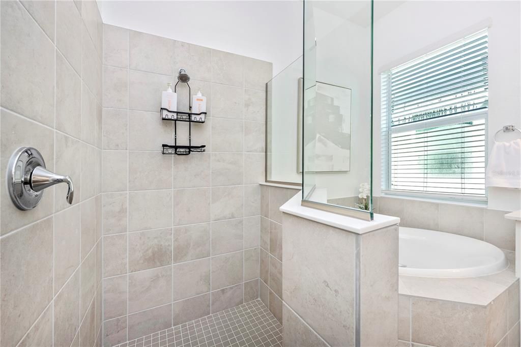 For Rent: $6,000 (3 beds, 2 baths, 2061 Square Feet)