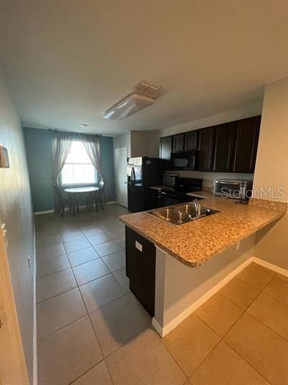 合同活跃: $1,825 (3 贝兹, 2 浴室, 1724 平方英尺)