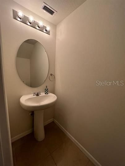 合同活跃: $1,825 (3 贝兹, 2 浴室, 1724 平方英尺)