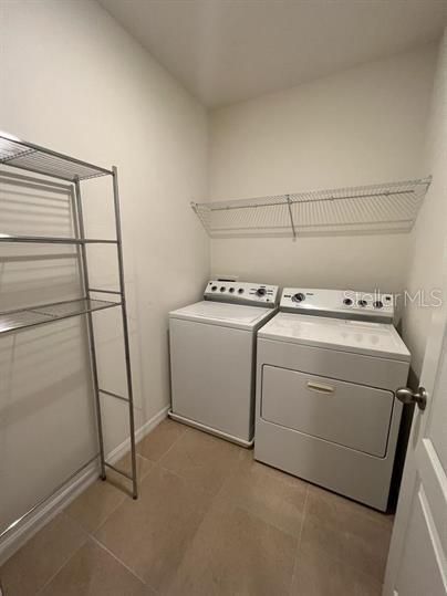 合同活跃: $1,825 (3 贝兹, 2 浴室, 1724 平方英尺)