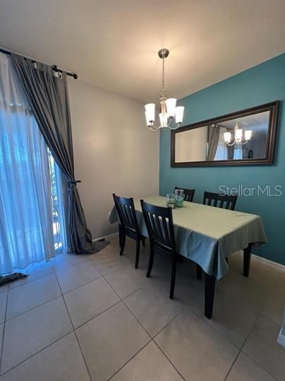 合同活跃: $1,825 (3 贝兹, 2 浴室, 1724 平方英尺)