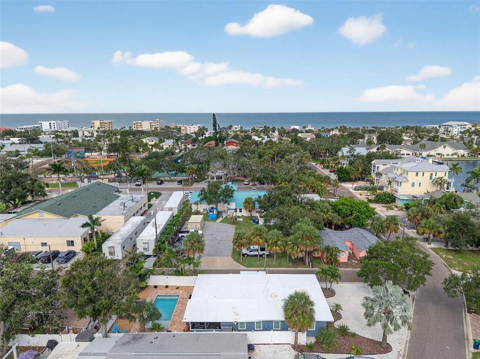 合同活跃: $1,049,900 (3 贝兹, 2 浴室, 1678 平方英尺)