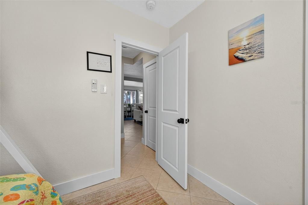 合同活跃: $1,049,900 (3 贝兹, 2 浴室, 1678 平方英尺)