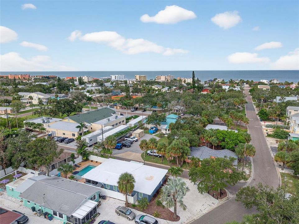 合同活跃: $1,049,900 (3 贝兹, 2 浴室, 1678 平方英尺)