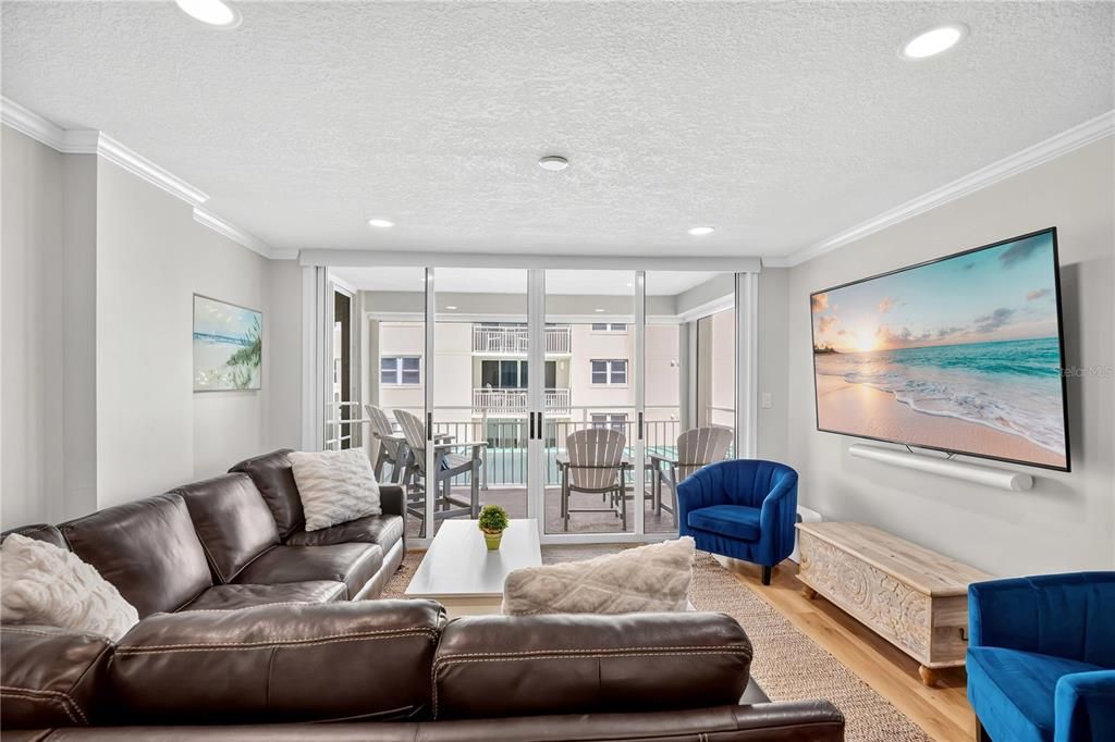 For Sale: $474,900 (2 beds, 2 baths, 1200 Square Feet)