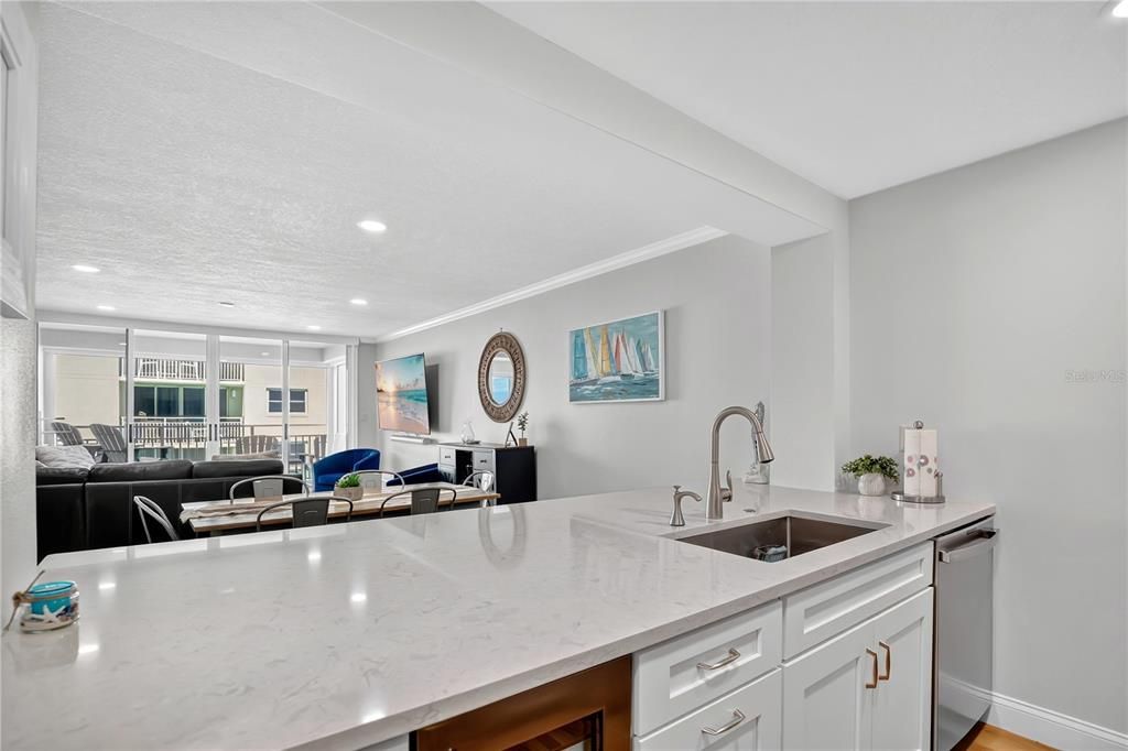 For Sale: $474,900 (2 beds, 2 baths, 1200 Square Feet)