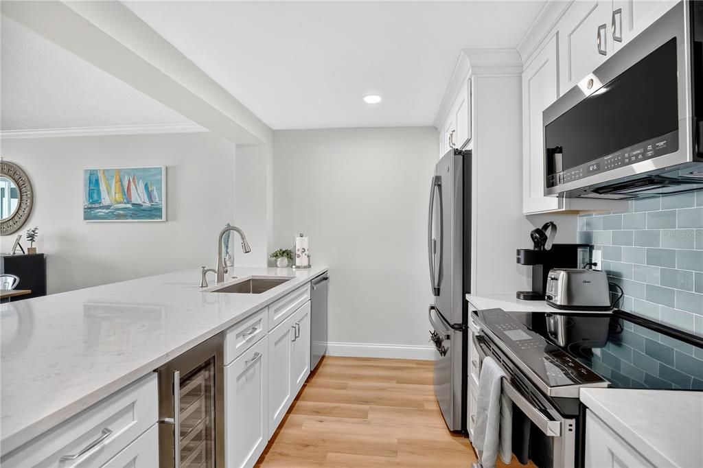 For Sale: $474,900 (2 beds, 2 baths, 1200 Square Feet)