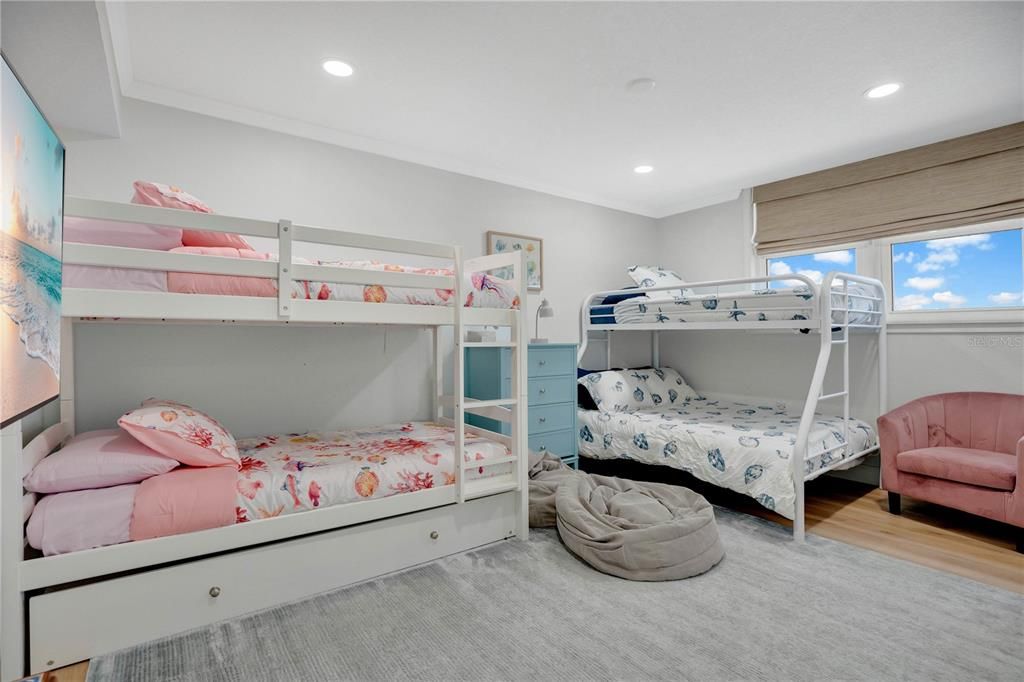 For Sale: $474,900 (2 beds, 2 baths, 1200 Square Feet)