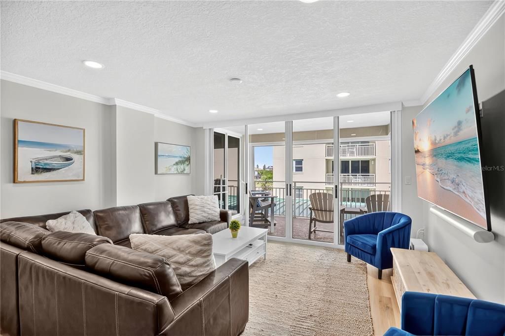 For Sale: $474,900 (2 beds, 2 baths, 1200 Square Feet)