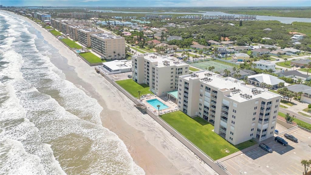 For Sale: $474,900 (2 beds, 2 baths, 1200 Square Feet)