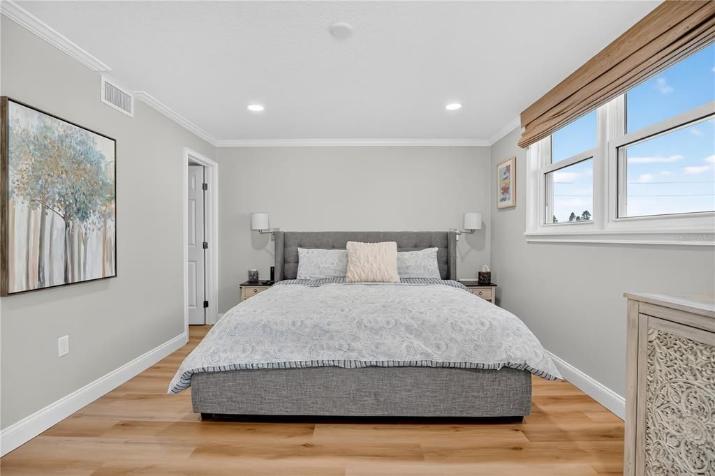 For Sale: $474,900 (2 beds, 2 baths, 1200 Square Feet)