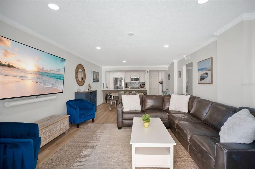 For Sale: $474,900 (2 beds, 2 baths, 1200 Square Feet)