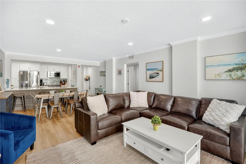 For Sale: $474,900 (2 beds, 2 baths, 1200 Square Feet)