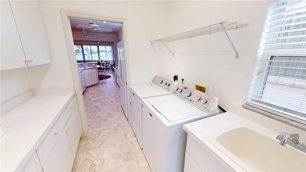 待售: $372,000 (3 贝兹, 2 浴室, 1983 平方英尺)