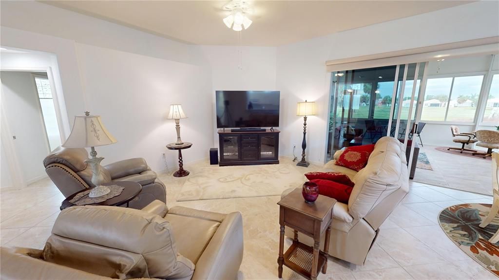 待售: $372,000 (3 贝兹, 2 浴室, 1983 平方英尺)