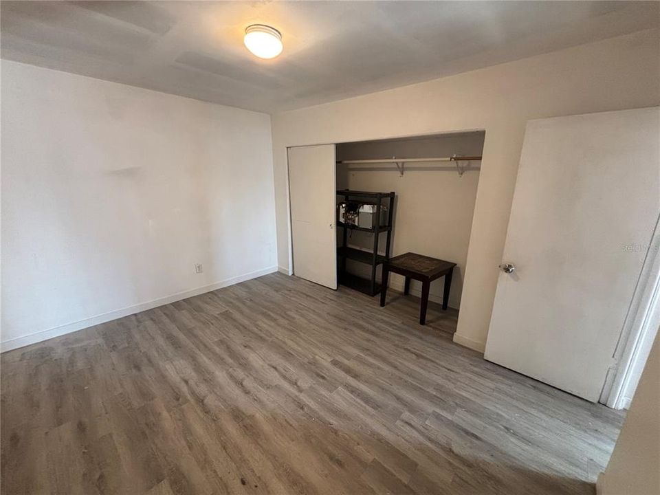 待售: $133,000 (2 贝兹, 1 浴室, 875 平方英尺)