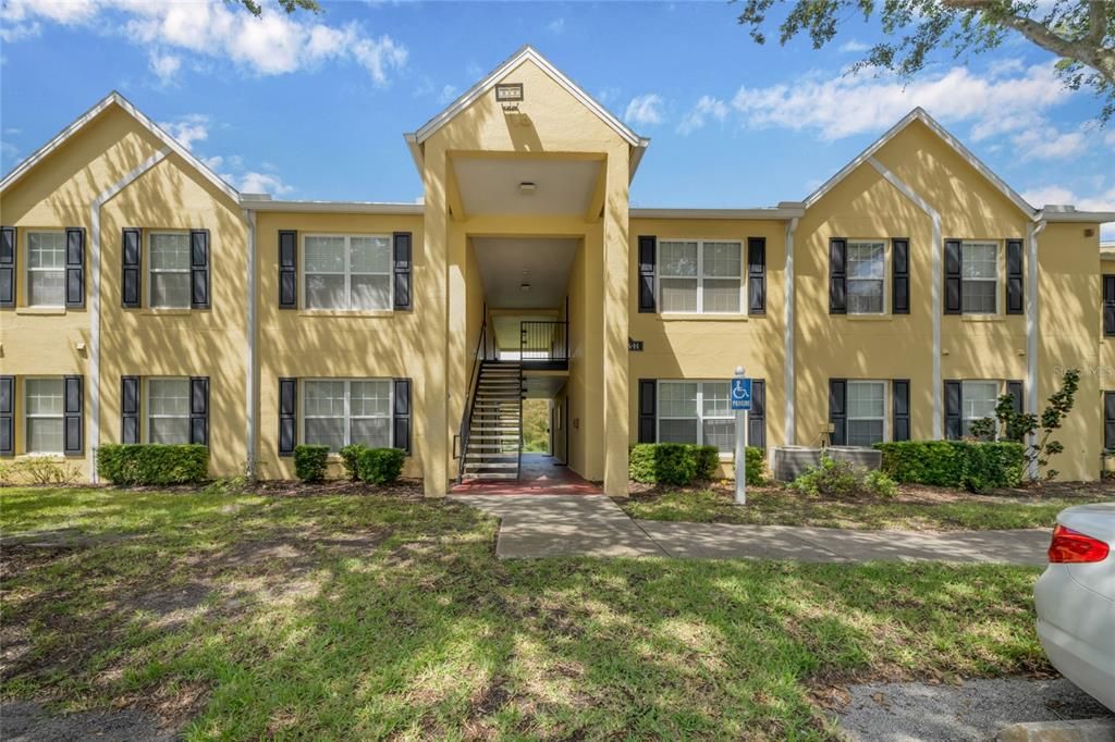 Recently Sold: $129,900 (3 beds, 2 baths, 993 Square Feet)