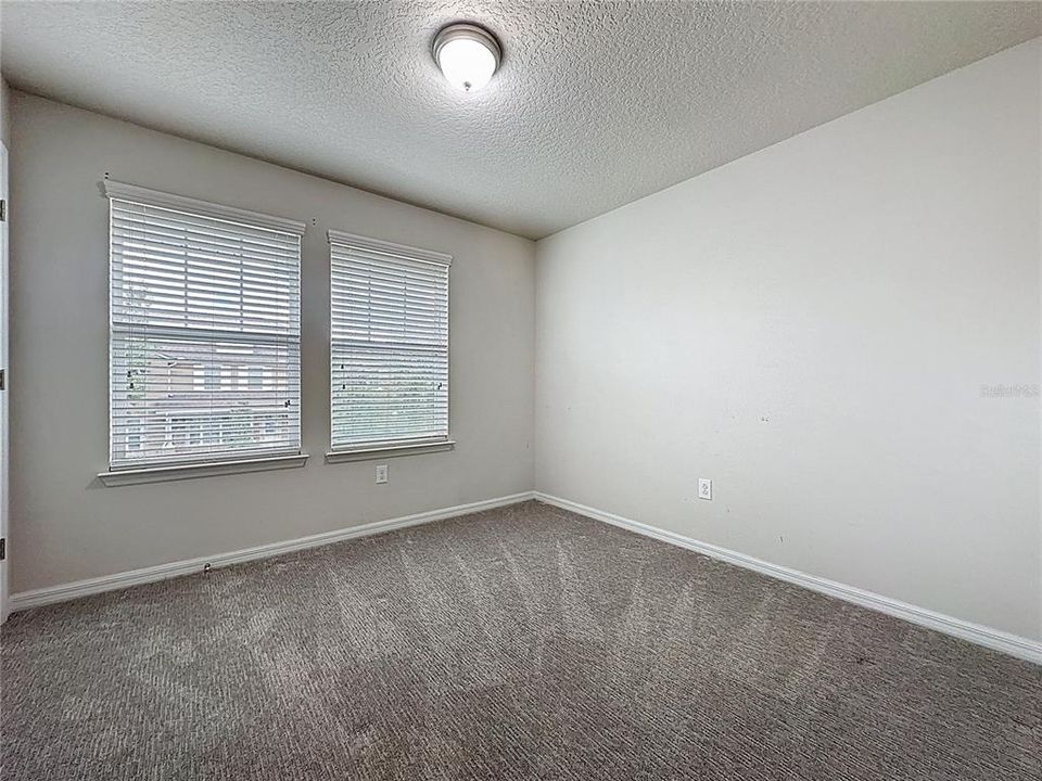 Activo con contrato: $2,299 (3 camas, 2 baños, 1528 Pies cuadrados)