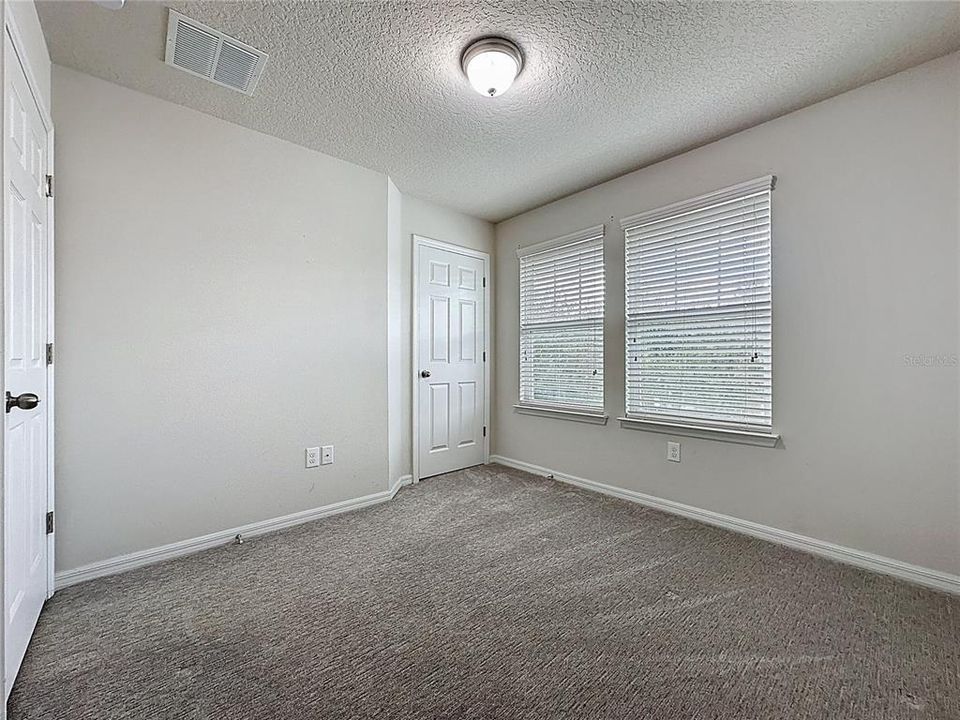 Activo con contrato: $2,299 (3 camas, 2 baños, 1528 Pies cuadrados)