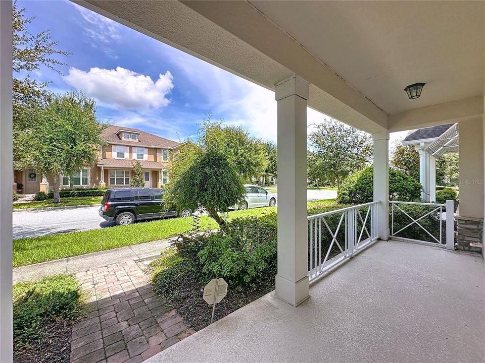 Activo con contrato: $2,299 (3 camas, 2 baños, 1528 Pies cuadrados)