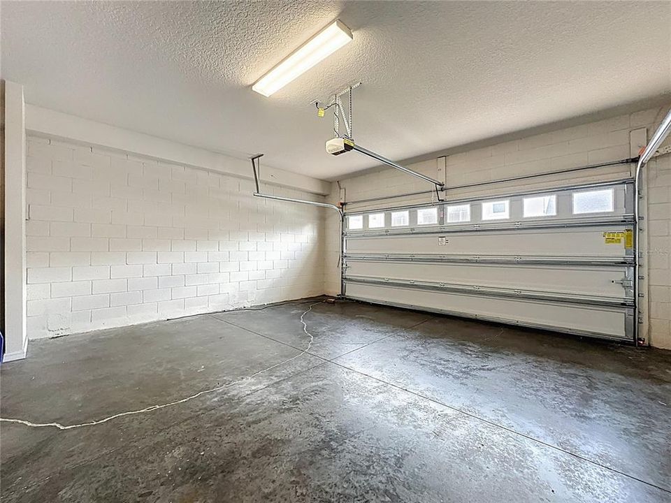 Activo con contrato: $2,299 (3 camas, 2 baños, 1528 Pies cuadrados)