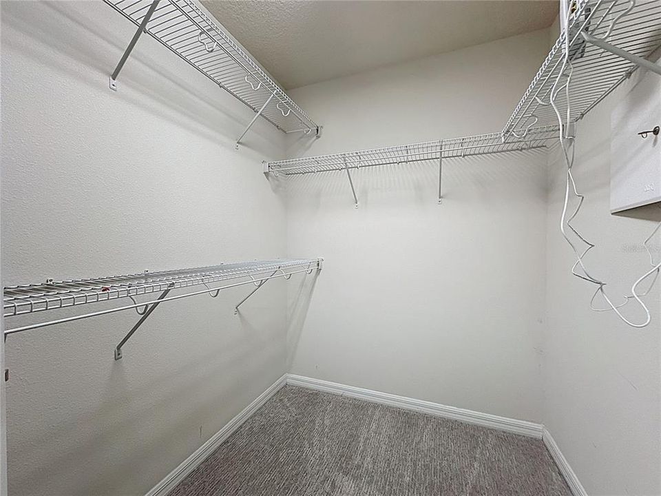 Activo con contrato: $2,299 (3 camas, 2 baños, 1528 Pies cuadrados)