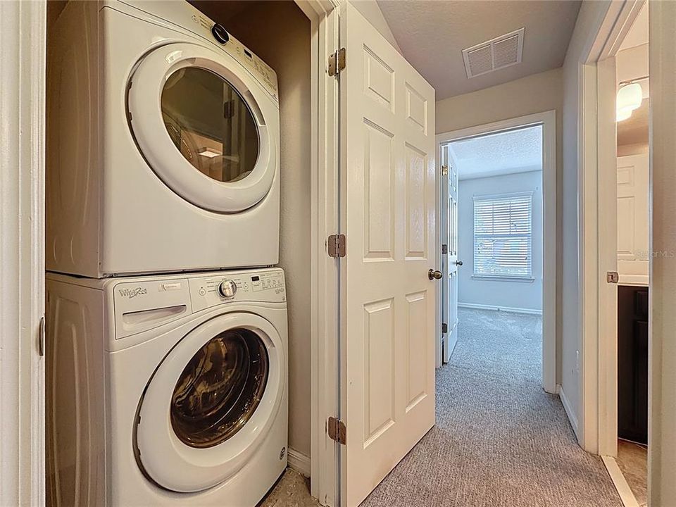 Activo con contrato: $2,299 (3 camas, 2 baños, 1528 Pies cuadrados)