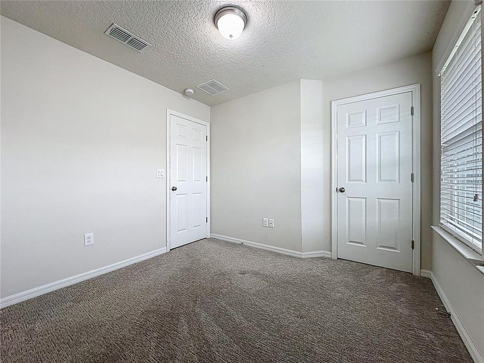 Activo con contrato: $2,299 (3 camas, 2 baños, 1528 Pies cuadrados)