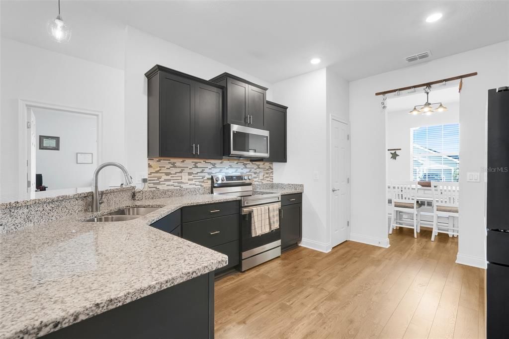 For Sale: $575,000 (4 beds, 3 baths, 2116 Square Feet)