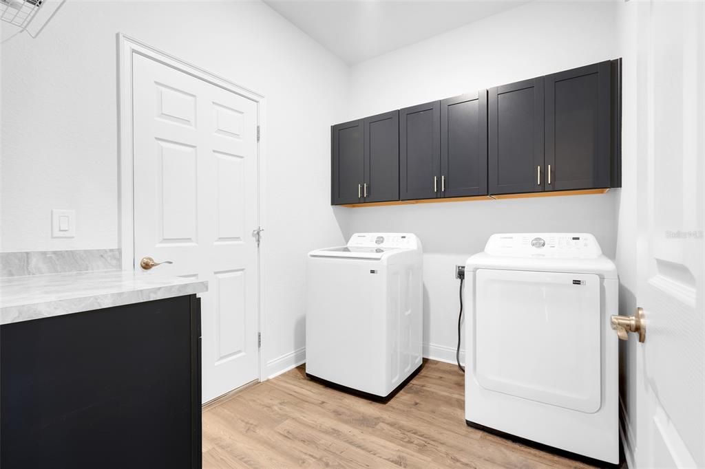 For Sale: $575,000 (4 beds, 3 baths, 2116 Square Feet)