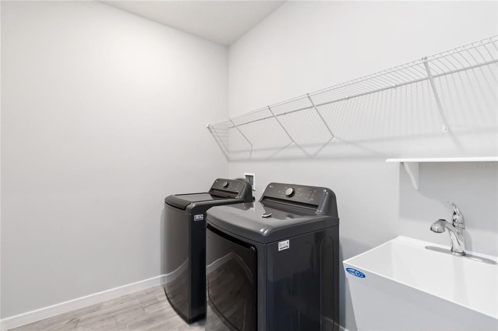 Active With Contract: $449,900 (4 beds, 2 baths, 2197 Square Feet)