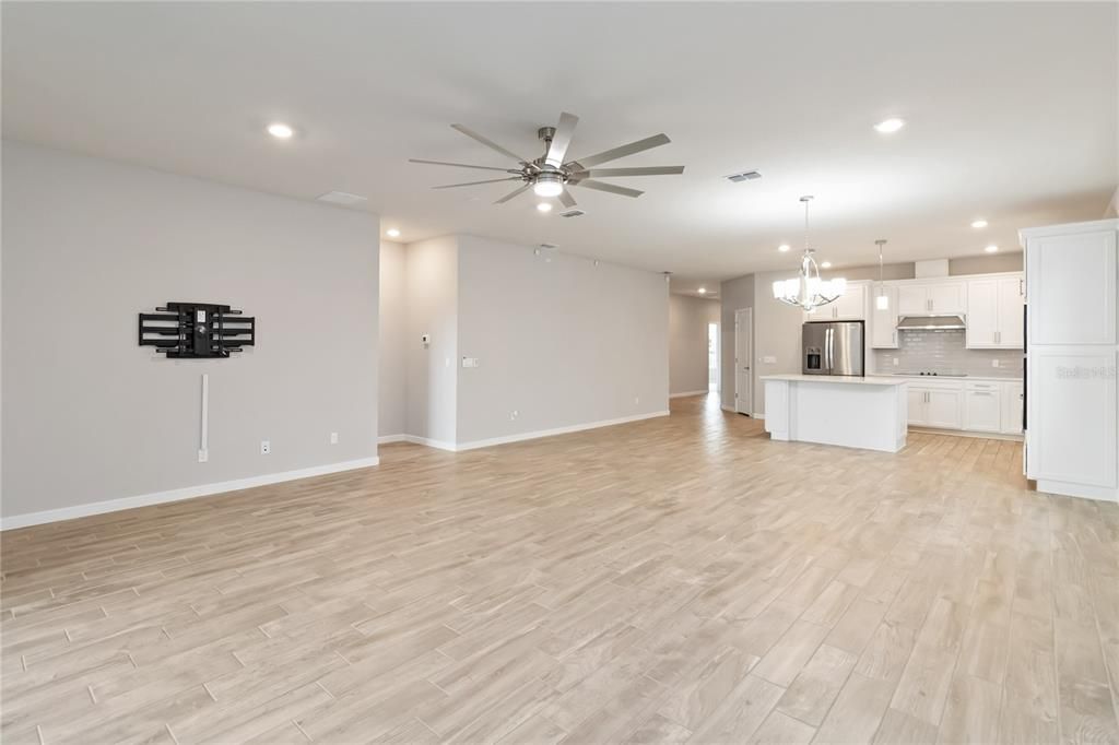 Active With Contract: $449,900 (4 beds, 2 baths, 2197 Square Feet)