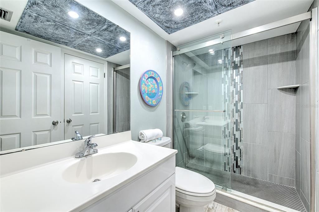 待售: $899,000 (2 贝兹, 2 浴室, 1205 平方英尺)