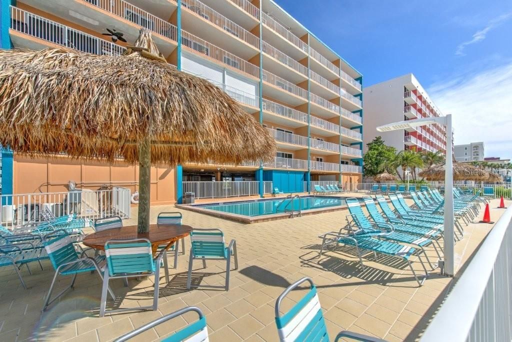 待售: $899,000 (2 贝兹, 2 浴室, 1205 平方英尺)