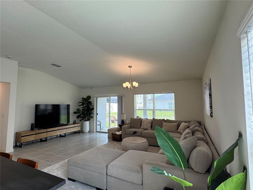 For Rent: $3,750 (4 beds, 2 baths, 2138 Square Feet)