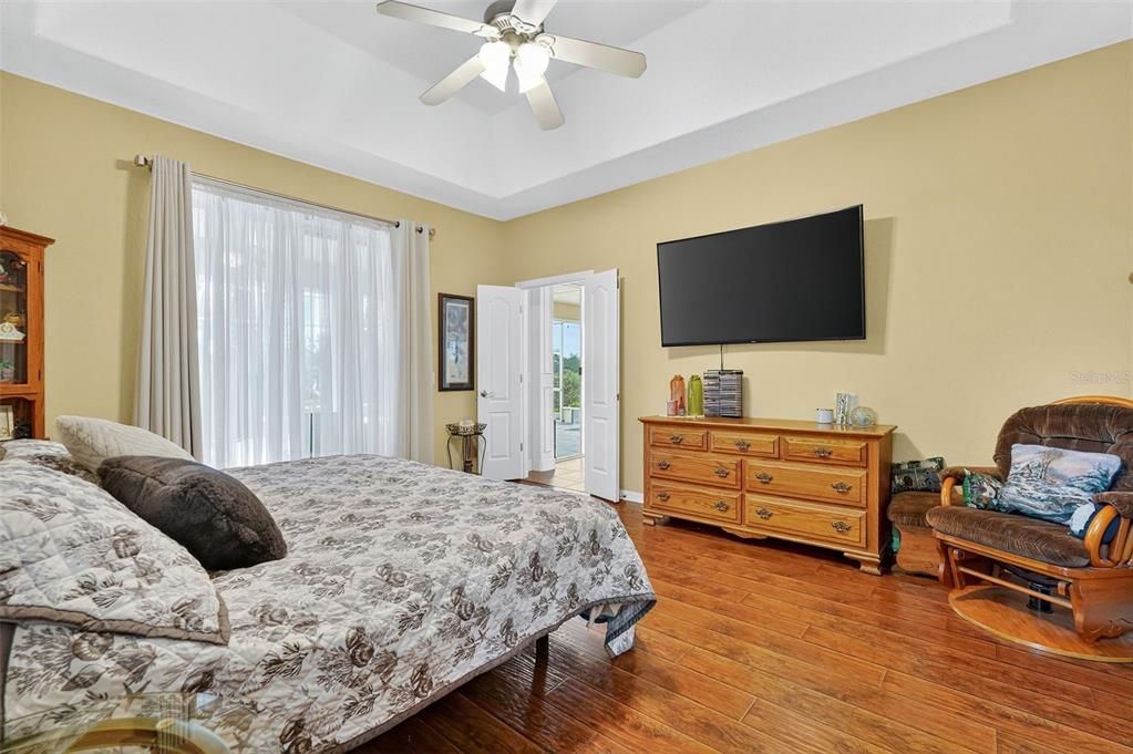 Active With Contract: $438,000 (3 beds, 2 baths, 2092 Square Feet)