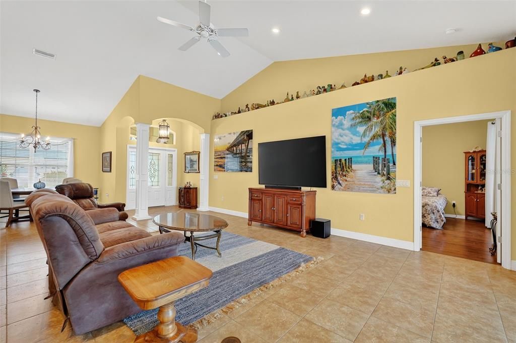 Active With Contract: $438,000 (3 beds, 2 baths, 2092 Square Feet)