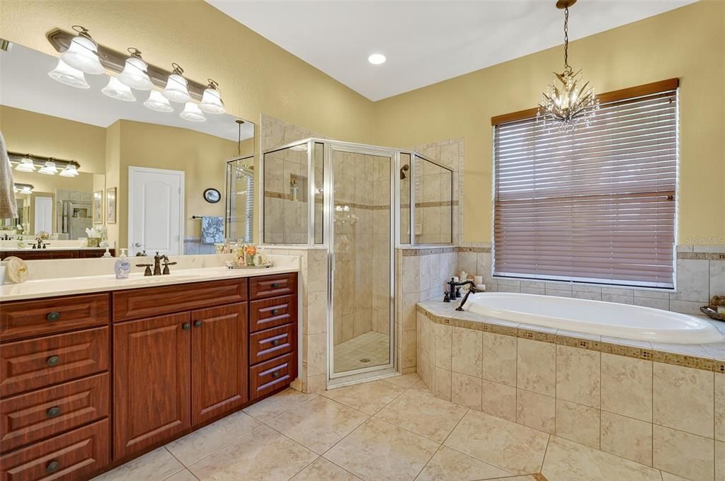 Active With Contract: $438,000 (3 beds, 2 baths, 2092 Square Feet)